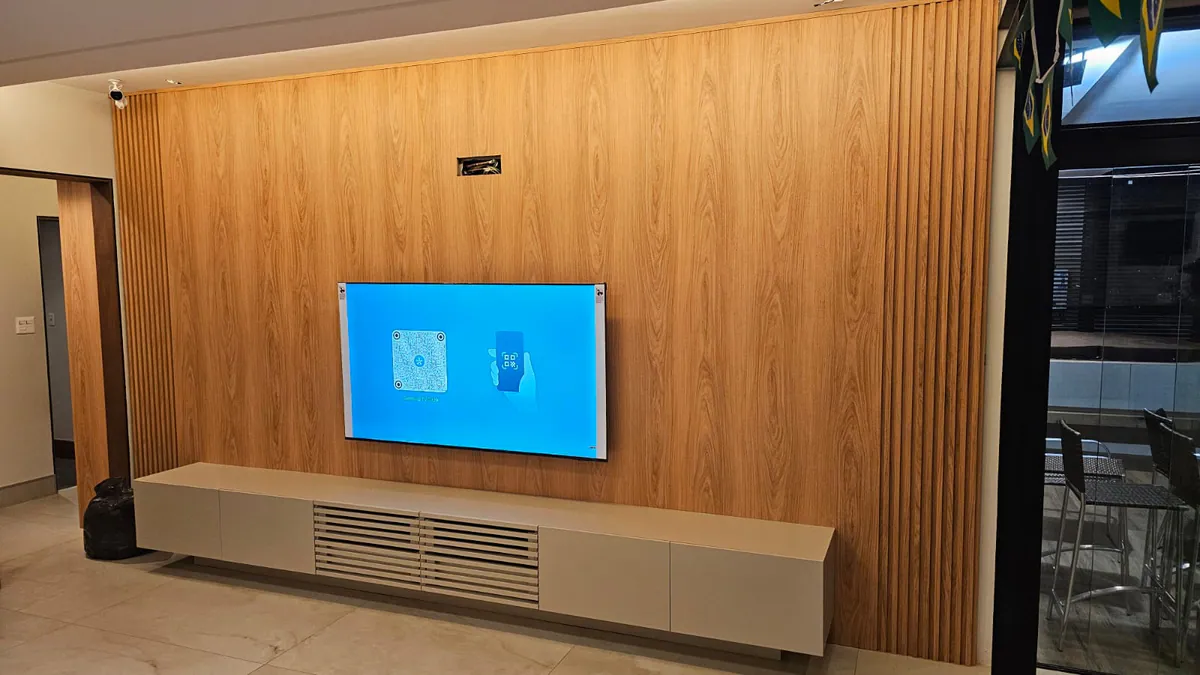 Painel de TV ripado: Sala de estar